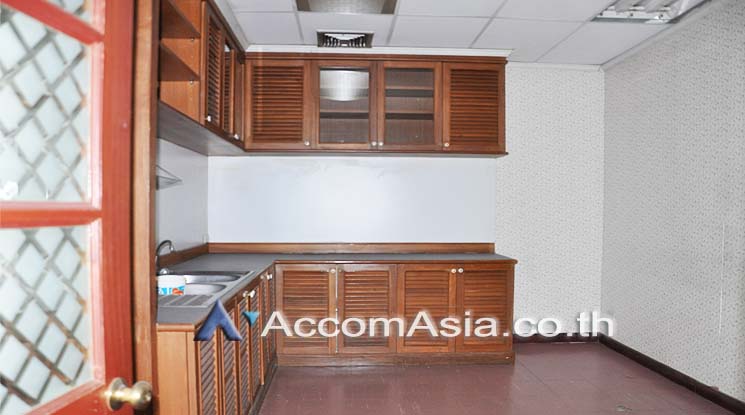 10  Office Space For Sale in Ratchadaphisek ,Bangkok ARL Ramkhamhaeng at Charn Issara Tower 2 AA14915